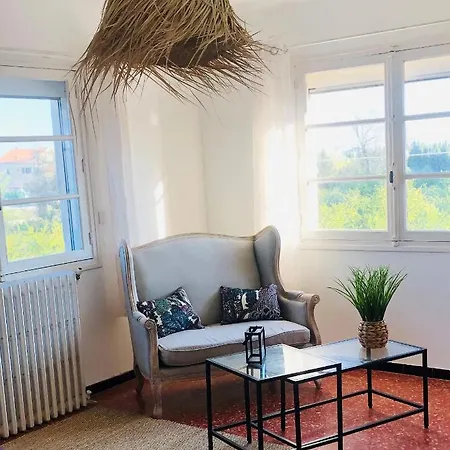 Apartment Dans Maison Avec Piscine Et Jardin 4 Ou 6 Personnes Arles