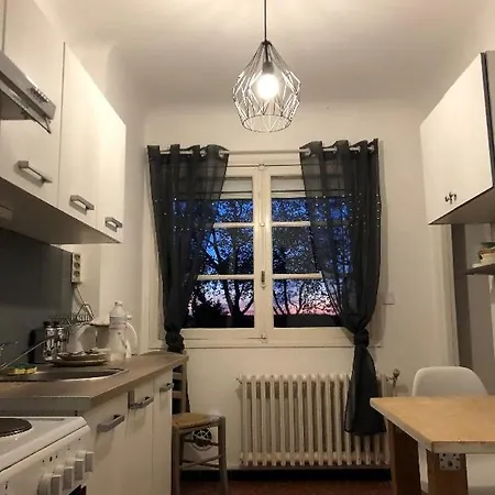 Dans Maison Avec Piscine Et Jardin 4 Ou 6 Personnes Apartment Arles